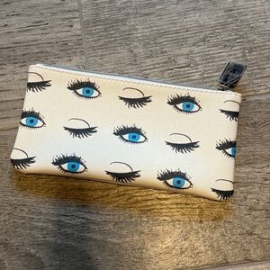 Cosmetic bag (free w/bundle)